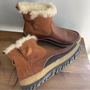 Merrell Brown leather/ Fur Boots winter